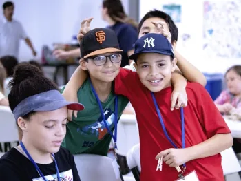 Varios de los participantes dijeron que una de las cosas que más les gustó fue que pudieron hacer nuevos amigos durante el campamento de cuatro semanas. Fotografía por Evett Kilmartin